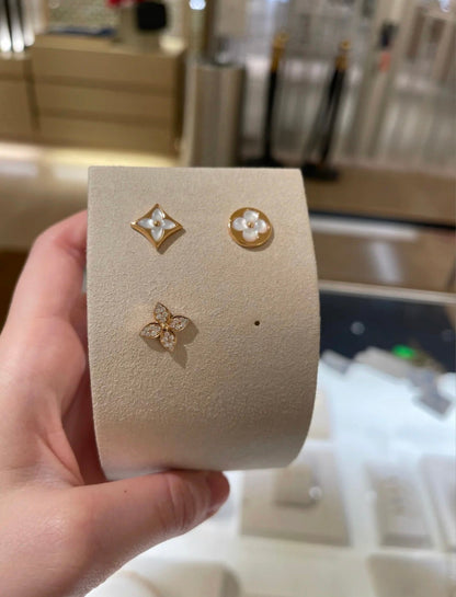 [Elara]STAR BLOSSOM STUD EARRINGS ROSE GOLD DIAMONDS
