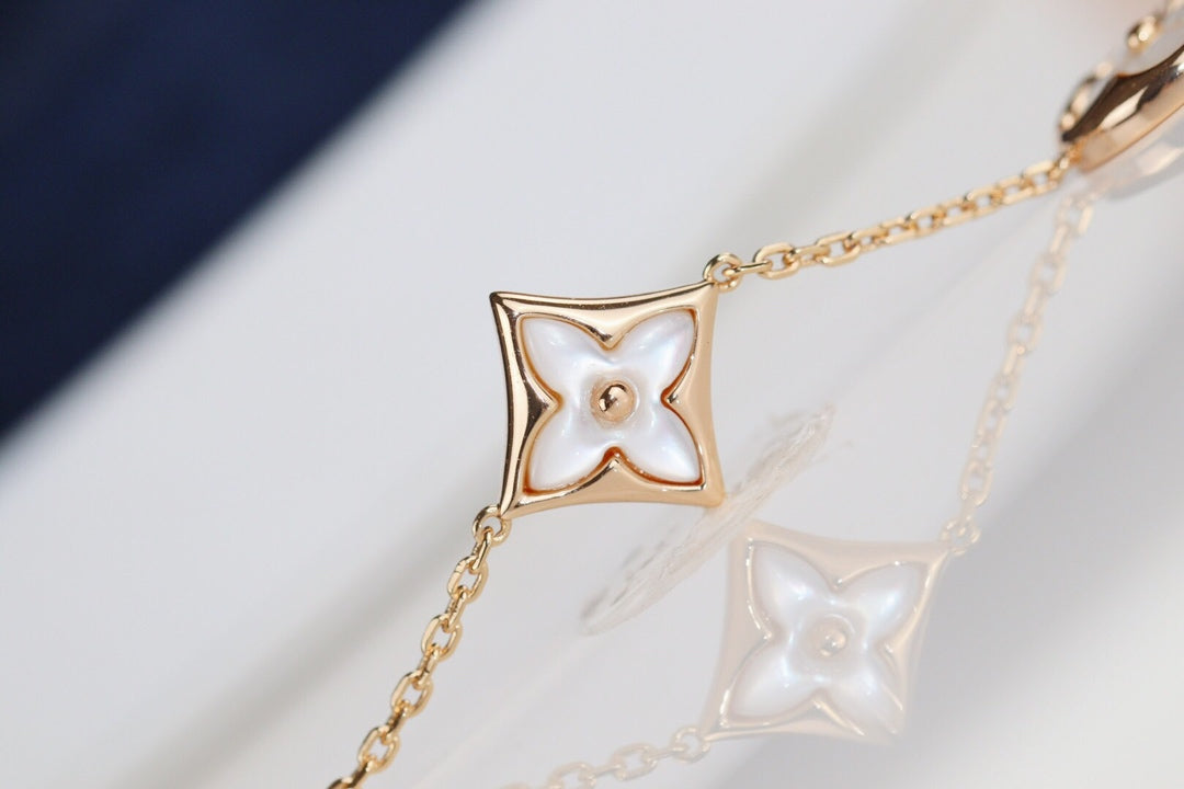 [Elara]LEAF CLOVER BRACELET