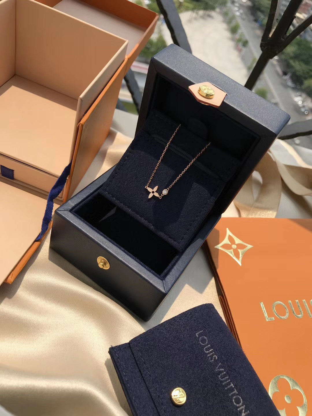[Elara]BLOSSOM PENDANT ROSE GOLD AND DIAMOND