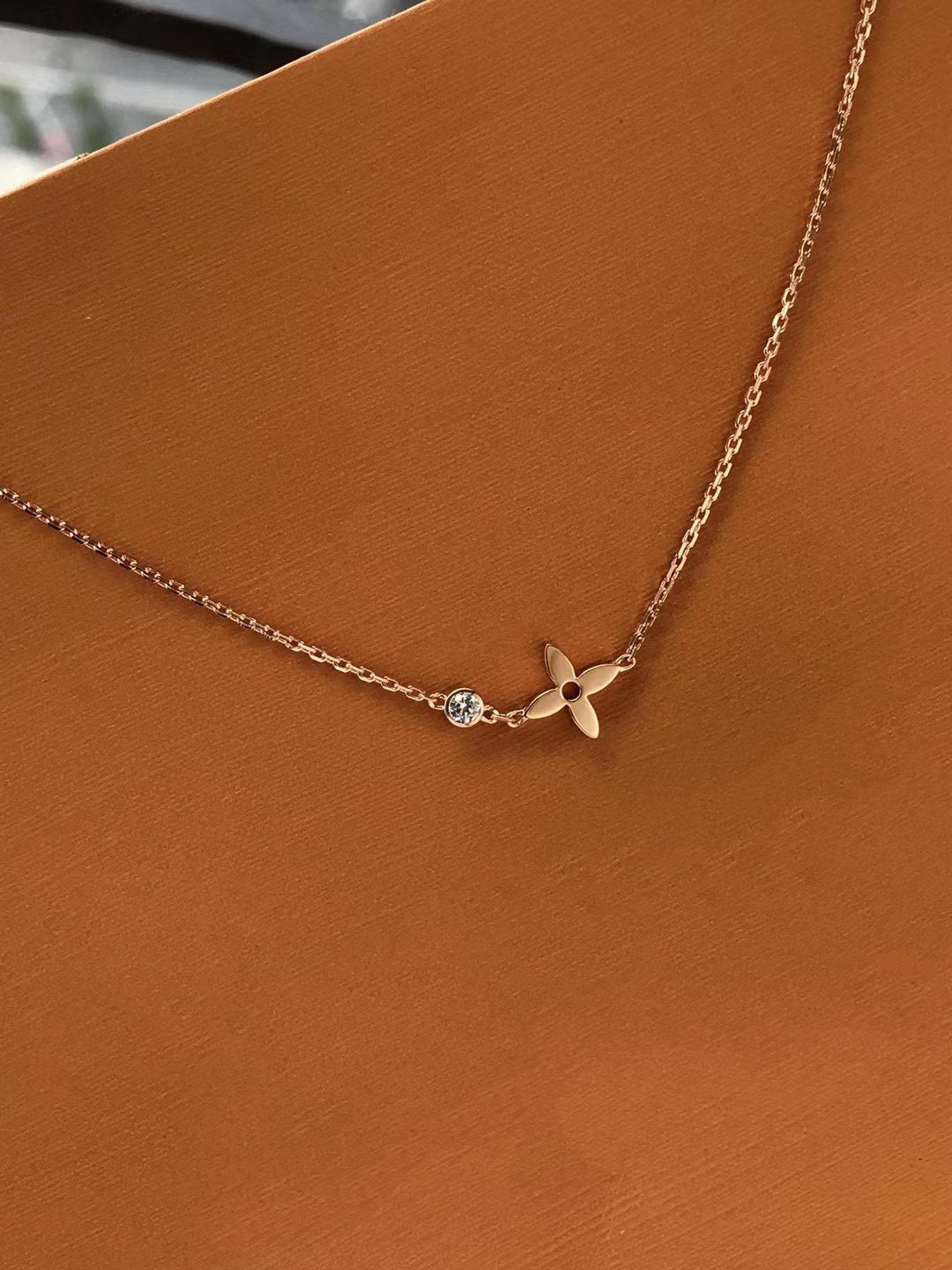 [Elara]BLOSSOM PENDANT ROSE GOLD AND DIAMOND
