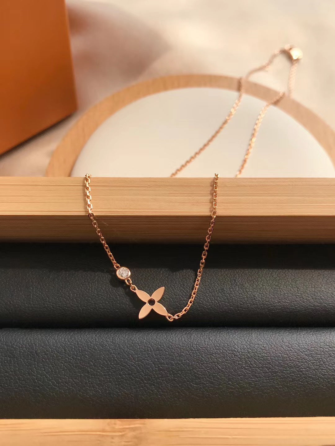 [Elara]BLOSSOM PENDANT ROSE GOLD AND DIAMOND