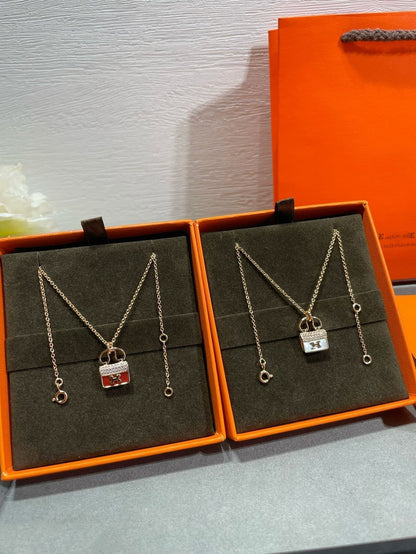 [Elara]H CIRCE MOISSANITE PENDANT NECKLACE GOLD