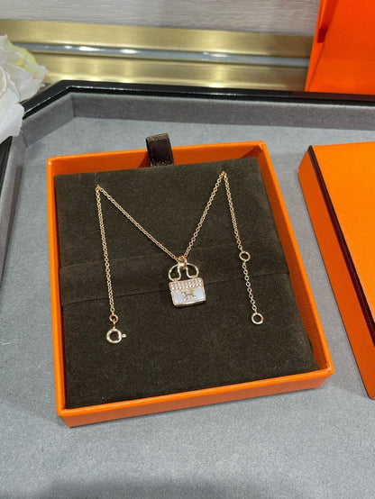 [Elara]H CIRCE MOISSANITE PENDANT NECKLACE GOLD