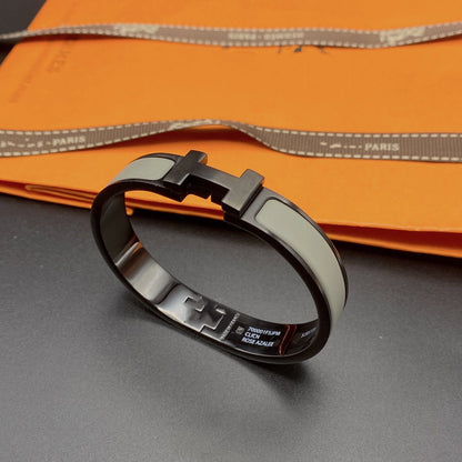 [Elara]CLIC HM SO BLACK GREY ARMBAND