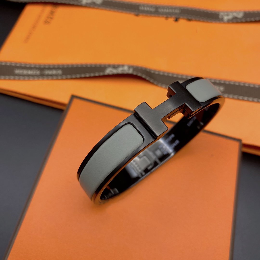 [Elara]CLIC HM SO BLACK GREY ARMBAND