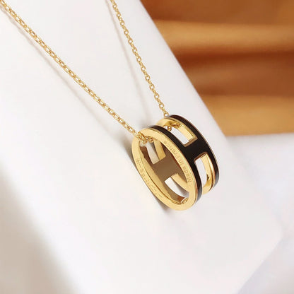 [Elara]HM CLIC BLACK ENAMEL GOLD NECKLACE