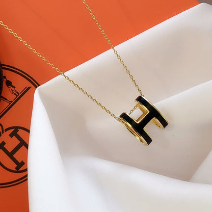 [Elara]HM CLIC BLACK ENAMEL GOLD NECKLACE