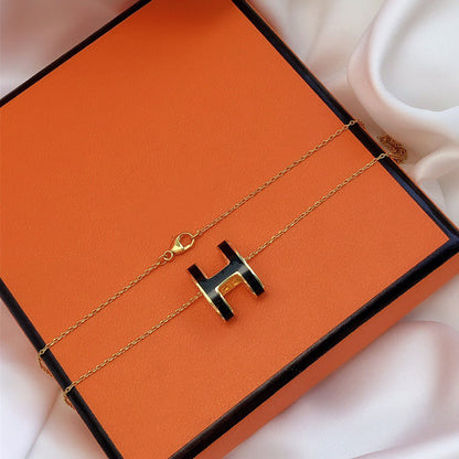 [Elara]HM CLIC BLACK ENAMEL GOLD NECKLACE