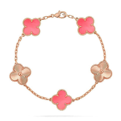 [Elara]LUCKY CLOVER 5-MOTIF BRACELET - ROSAFARBENDE PERLMUTT-KOLLEKTION