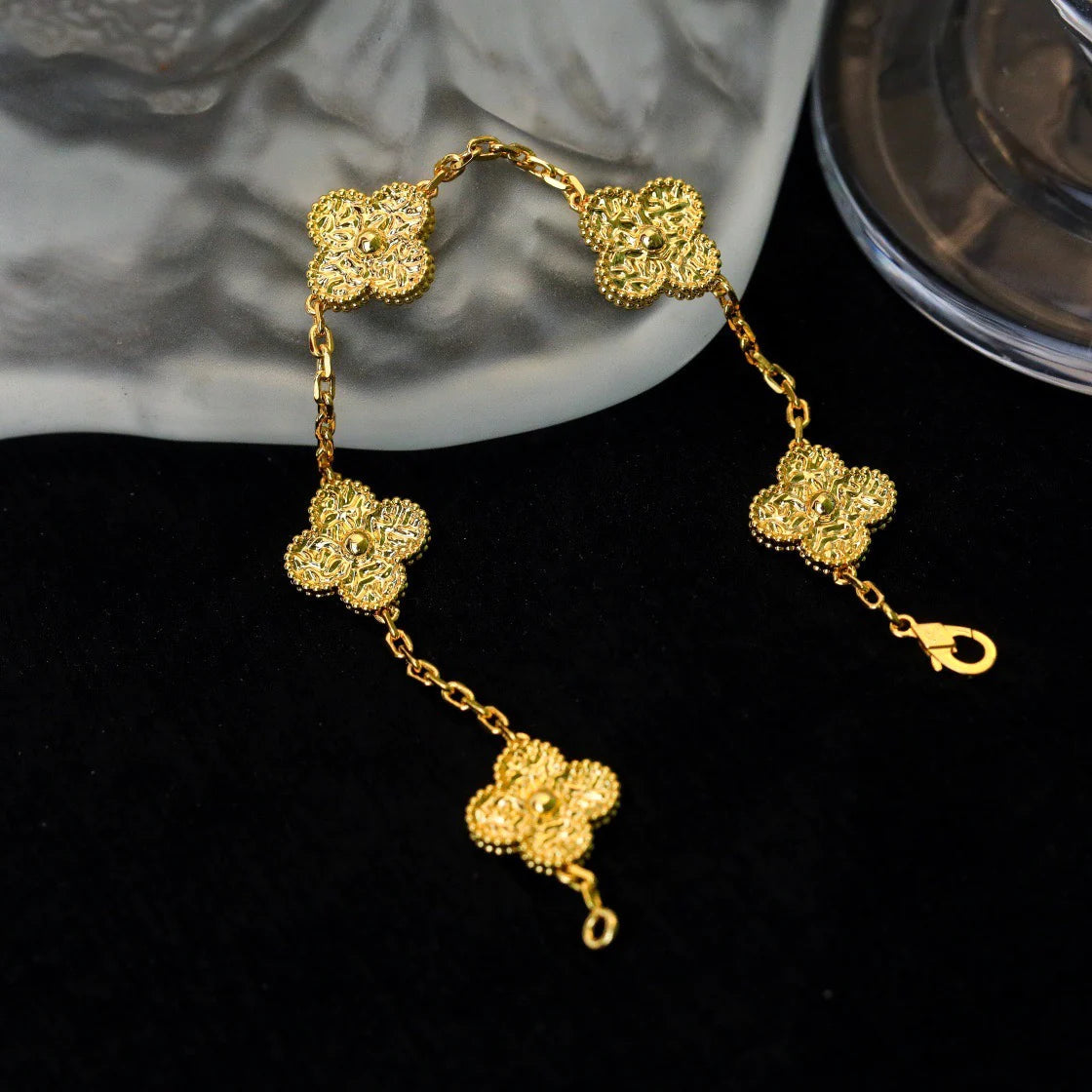 [Elara]LUCKY CLOVER 5-MOTIF BRACELET - BRONZING