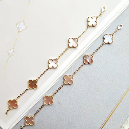 [Elara]LUCKY CLOVER 5-MOTIF BRACELET - ROSAFARBENDE PERLMUTT-KOLLEKTION