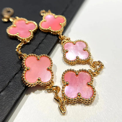 [Elara]LUCKY CLOVER 5-MOTIF BRACELET - ROSAFARBENDE PERLMUTT-KOLLEKTION