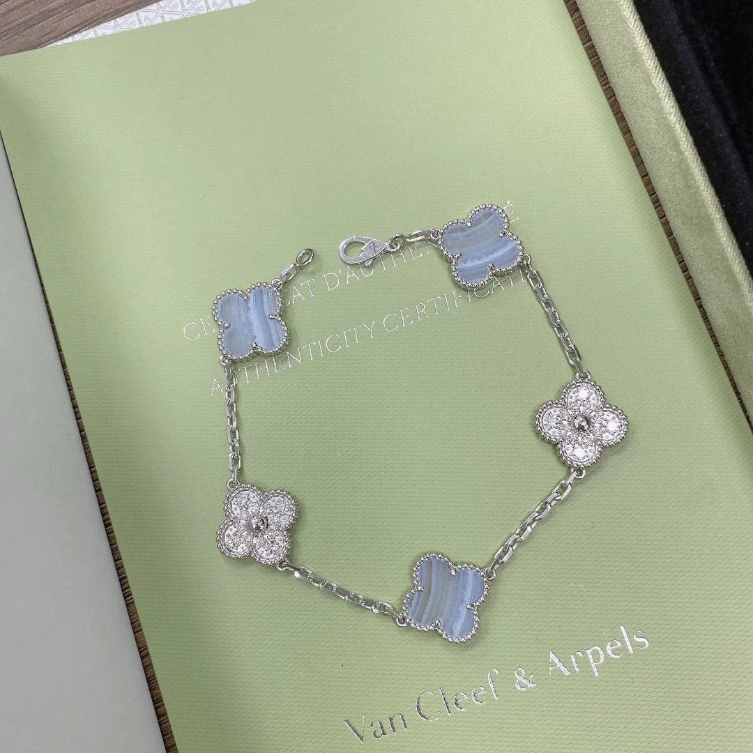 [Elara]LUCKY CLOVER 5-MOTIF BRACELET - PURPLE CHALCEDONY COLLECTION