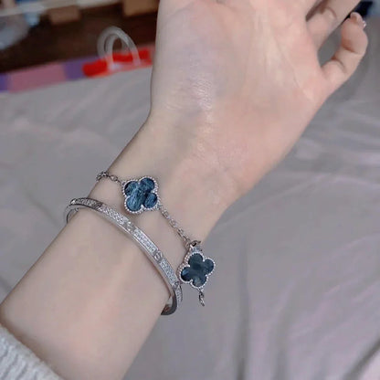 [Elara]LUCKY CLOVER 5-MOTIF BRACELET - PIETERSITE COLLECTION