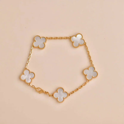 [Elara]LUCKY CLOVER 5-MOTIF-ARMBAND - WEISSE PERLMUTTKOLLEKTION