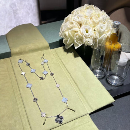 [Elara]ABNEHMBARES 15-KLEEBLATT-STATEMENT-SET - LILA CHALZEDON & LASER