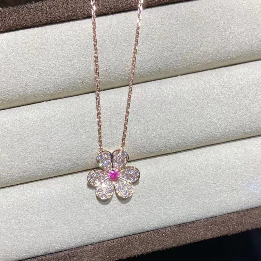 [Elara]PAVÉ DIAMANT SCHMETTERLING CHARM HALSKETTE