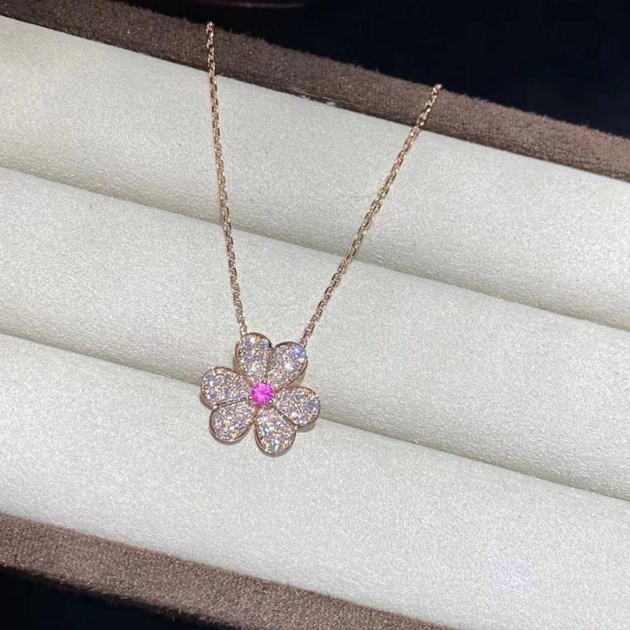 [Elara]PAVÉ DIAMANT SCHMETTERLING CHARM HALSKETTE