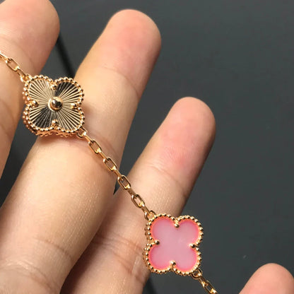 [Elara]LUCKY CLOVER 5-MOTIF BRACELET - ROSAFARBENDE PERLMUTT-KOLLEKTION